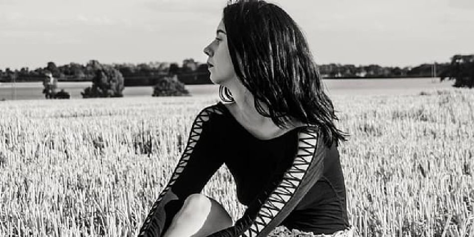 girl-woman-model-outside-field-sat (1)