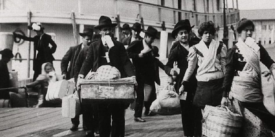 us-immigrants-1900jpg-62a0960c644a8081 (1)